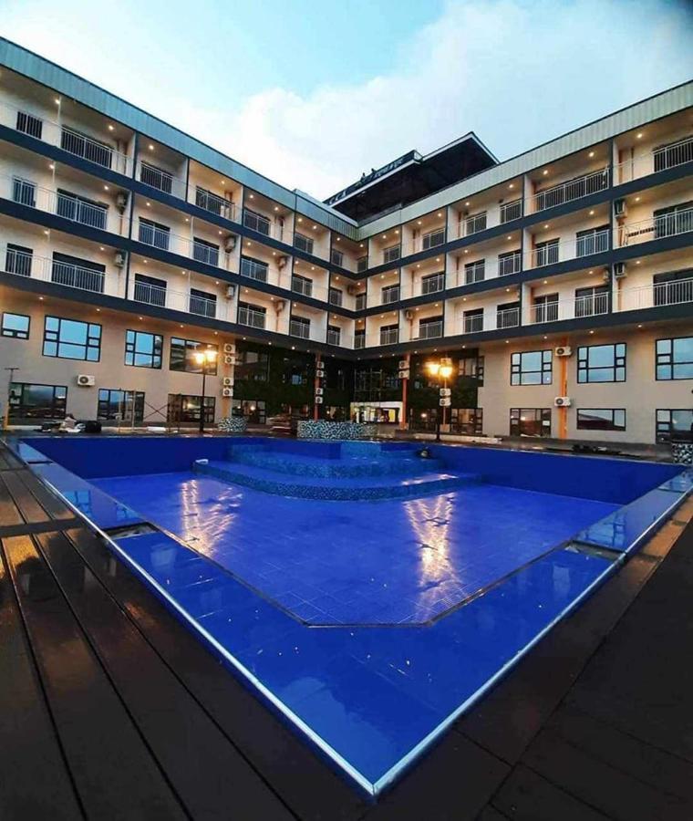 Subic Riviera Hotel And Residences Olongapo Exterior foto